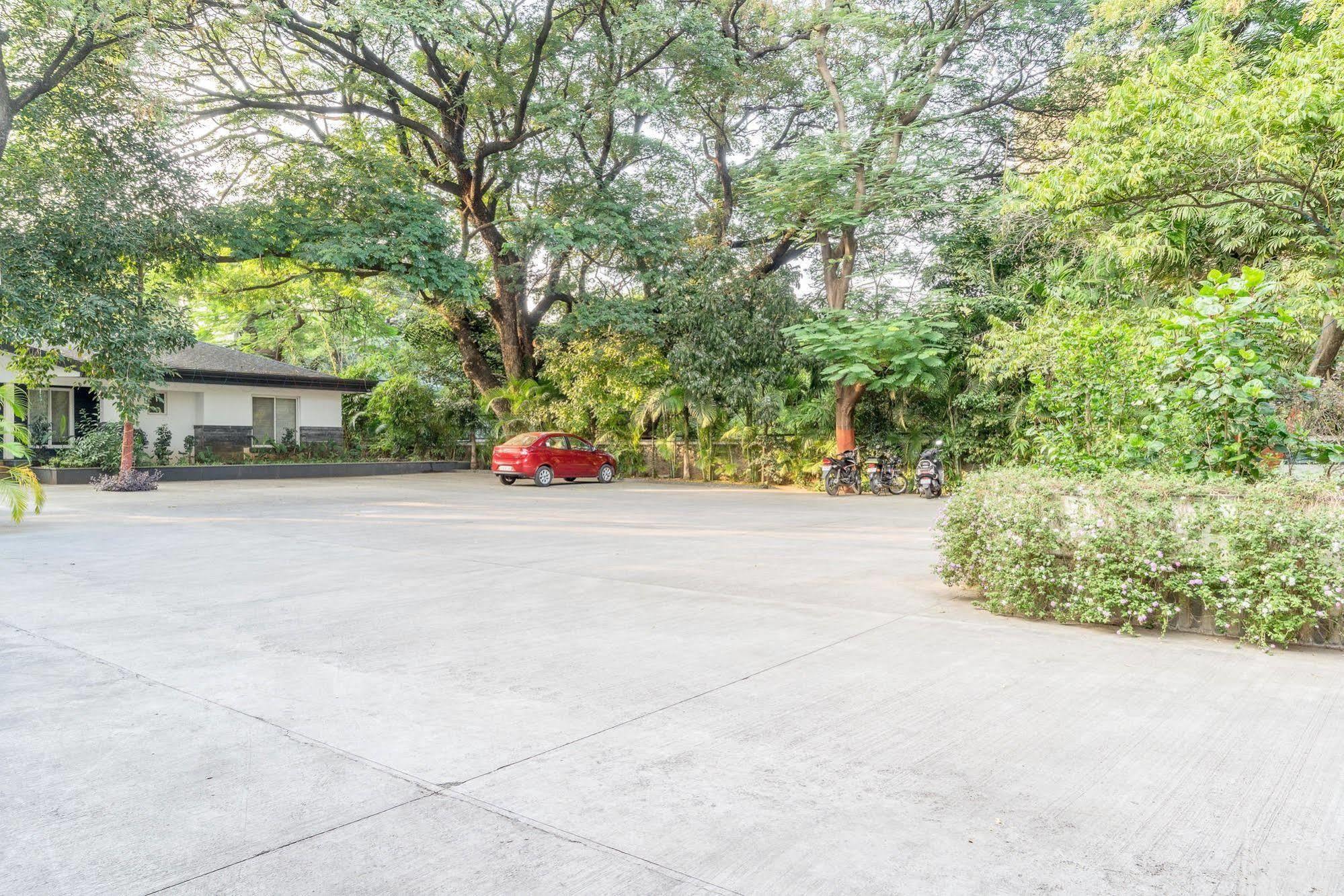 Mint Koregaon Park Next To Osho Ashram Pune Eksteriør billede